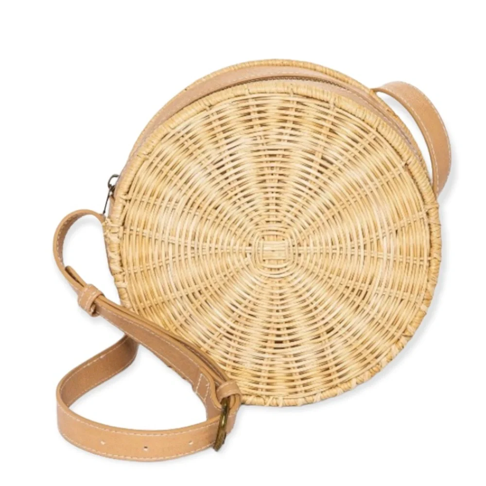 Universal Thread Round Zip Closure Straw Bag